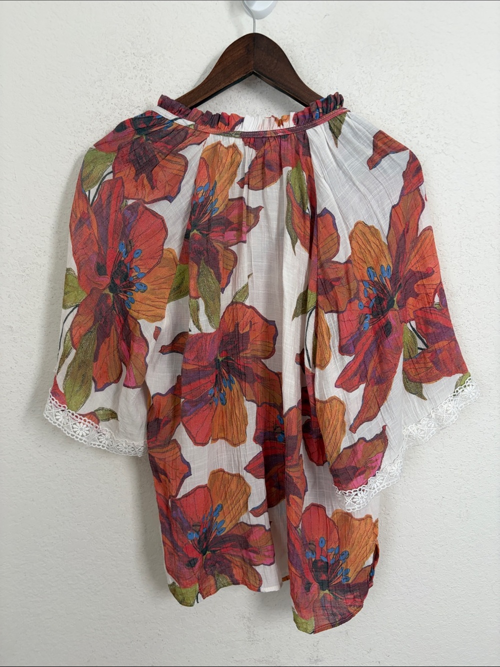 Hope & Harlow Floral Boho Blouse 1X Lace Trim Bell Sleeve Peasant Top - Picture 7 of 7